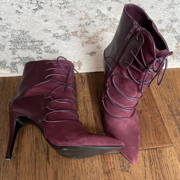 *Last Chance* Nine West size 7 Booties - Picture 1 of 3